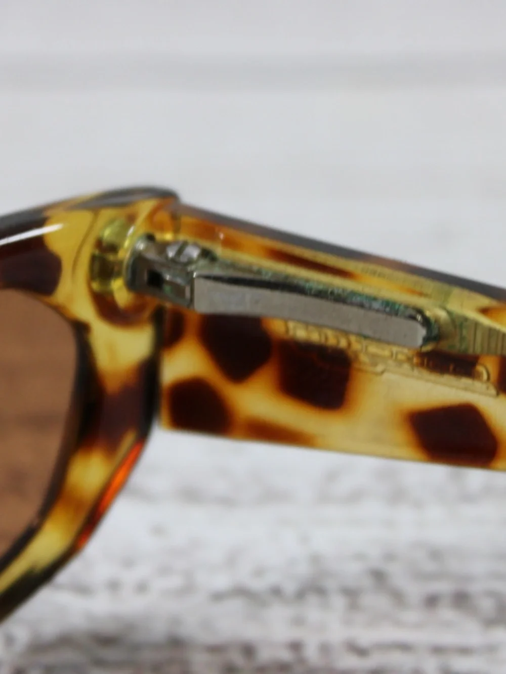 Arnette Mantis 125 Sunglasses Made in Italy Tortoise Woman